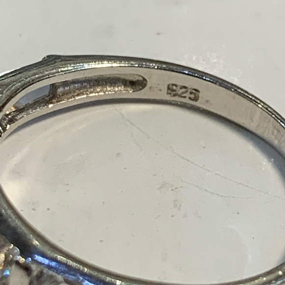 Sterling silver and Cubic Zirconia Solitaire Ring - Picture 6 of 7